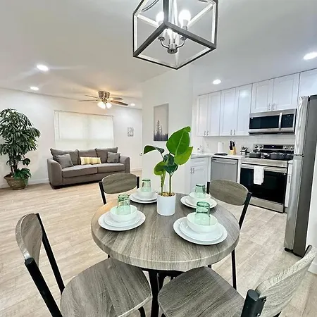 1Br And 1Ba Modern Apartment In Montrose In Houston'S Prime Location